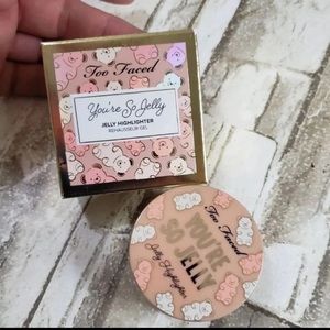 🛍 Too Faced You're So Jelly Highlighter💕